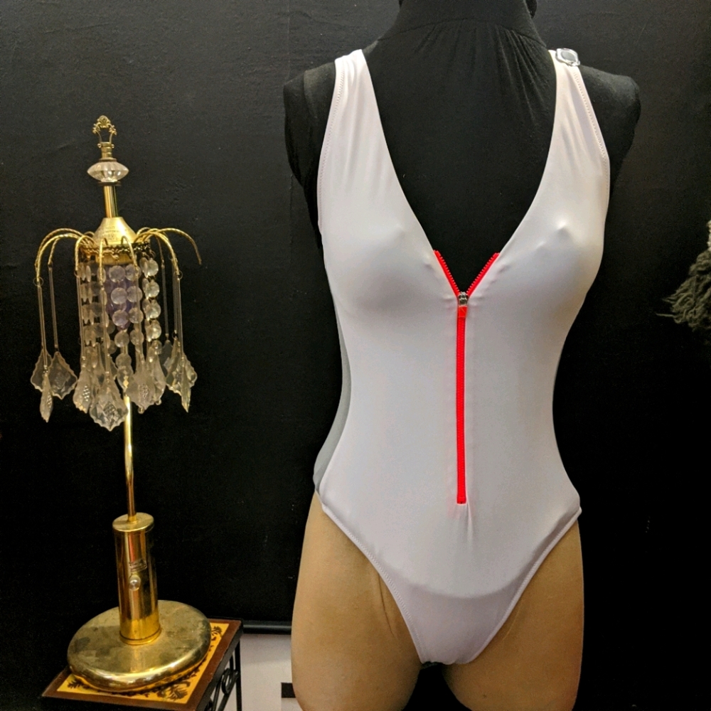 White cross back zipper swimsuit